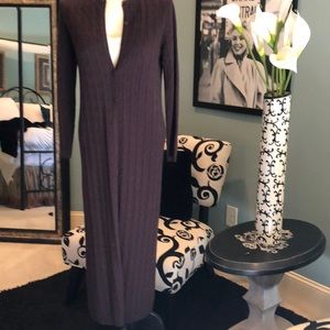 MIDI baby cable cardigan in a rich brown!